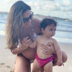 Jane, filha de Patricia Abravanel, completou 1 ano em janeiro de 2019