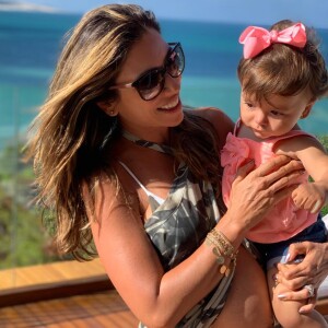 Patricia Abravanel sempre compartilha momentos com a filha caçula na web