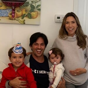 Casada com Fabio Faria, Patricia Abravanel está grávida do terceiro filho