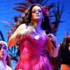 Rihanna e Bryson Tiller agitaram o público e telespectadores em uma performance sensual de 'Wild Thoughts', sucesso de DJ Khaled