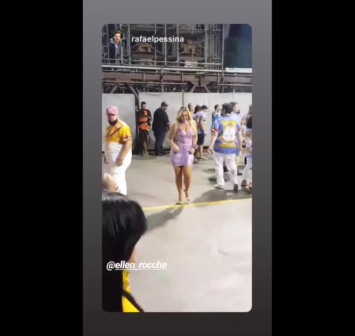 Vídeo: Ellen Rocche compartilhou um vídeo em seu Instagram Stories em que  aparece evoluindo no sambódromo - Purepeople