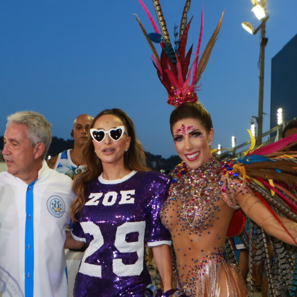 Sabrina Sato usa roupa com o nome da filha em ensaio de carnaval