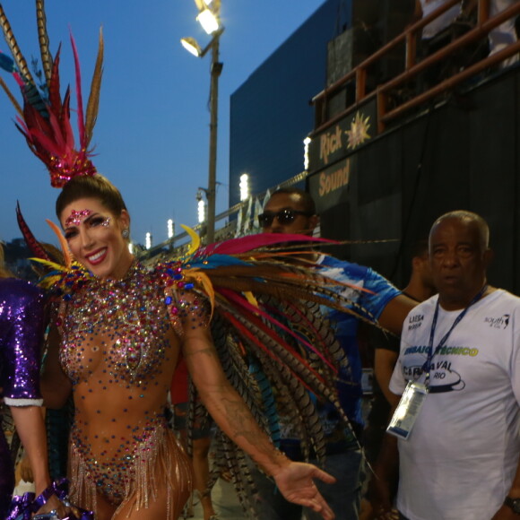 Sabrina Sato é rainha de bateria da Vila Isabel