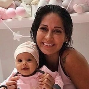 Mayra Cardi vive compartilhando vários momentos da filha, Sophia, em sua rede social