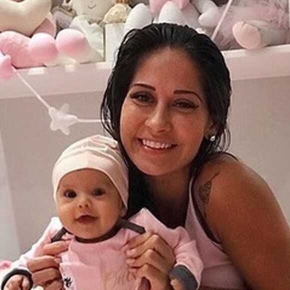Mayra Cardi vive compartilhando vários momentos da filha, Sophia, em sua rede social