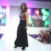 Camilla Camargo desfila na semana de moda do Shopping Internacional de Guarulhos, em São Paulo