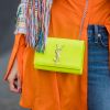 Neon: bolsa neon de Yves Saint Laurent