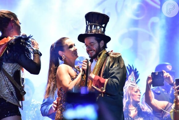 Fátima Bernardes e Túlio Gadêlha dançaram forró durante o Baile dos Artistas, em Pernambuco, nesta sexta-feira, 15 de fevereiro de 2019