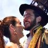 Fátima Bernardes e Túlio Gadêlha se divertiram dançando forró no Baile dos Artistas
