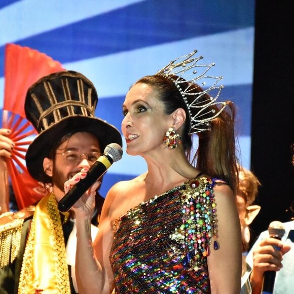 Fátima Bernardes, namorada de Túlio Gadêlha, agradeceu o título de rainha do Baile dos Artistas, ocorrido no Clube Português, em Recife (PE): 'Estou muito feliz, honrada, mas o que mais sinto é a energia de vocês dessa recepção tão calorosa. Muito obrigada'