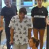 Vladimir Brichta, de muletas e bota ortopédica, passeou em shopping com a mulher, Adriana Esteves, neste sábado, 16 de fevereiro de 2019