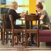 Marina Ruy Barbosa jantou com a mãe em restaurante no shopping da Gávea