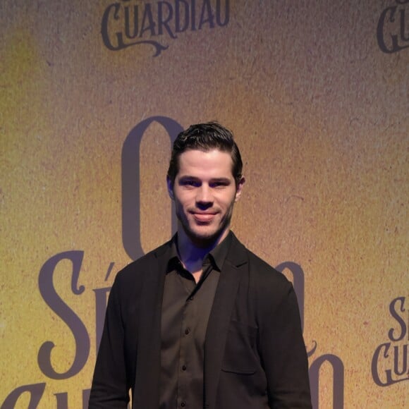 José Loreto e Marina Ruy Barbosa tiveram conversa série e à sós em bastidor da novela 'O Sétimo Guardião' após polêmicas, diz jornal 'Extra'