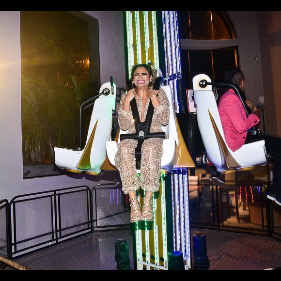 Lexa se jogou nas brincadeiras em festa de aniversário com direito a mini parque de diversões em São Paulo, nesta quarta-feira, dia 20 de fevereiro de 2019