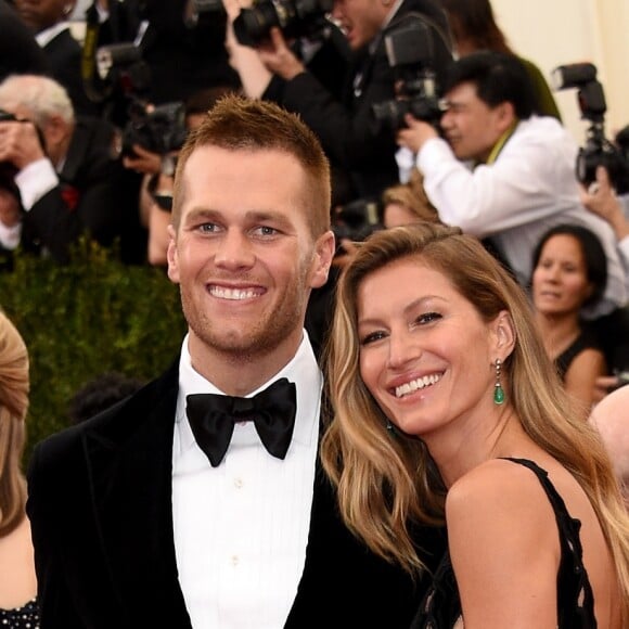 Atualmente, a modelo Gisele Bündchen e jogador de futebol americano Tom Brady têm 38 e 41 anos, respectivamente