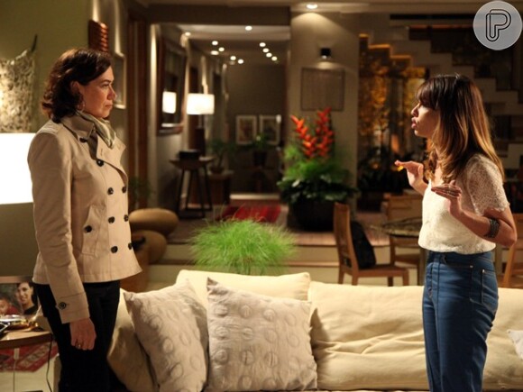 Maria Marta (Lilia Cabral) confronta Danielle (Maria Ribeiro) e diz que ela não vai levar seu filho a lugar algum, em 'Império'