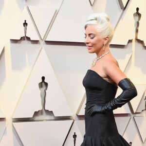 O vestido preto de Lady Gaga, indicada ao prêmio de Melhor Atriz, na 91ª edição do Oscar, era da grife Alexander McQueen.