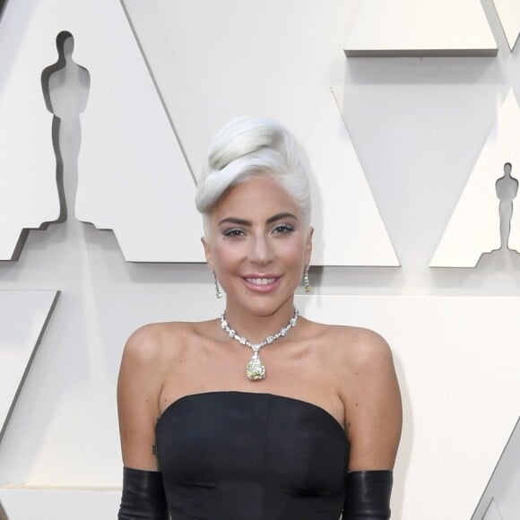 No tapete vermelho da 91ª edição do Oscar, em 2019, Lady Gaga foi inspirada em Audrey Hepburn em 'Bonequinha de Luxo'.