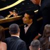 Rami Malek levou um tombo após receber o prêmio de Melhor Ator, por sua atuação no filme 'Bohemian Rhapsody', na 91ª edição do Oscar, que ocorre no dia 24 de fevereiro de 2019.