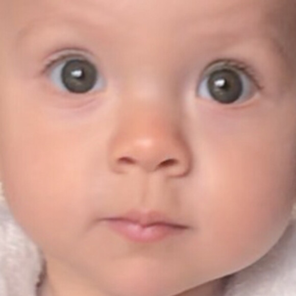 Manuela vive roubbando a cena nas redes sociais da mãe, Eliana