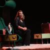 Fernanda Souza faz centésima apresentação da peça 'Meu Passado Não me Condena'
