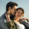 Isabel (Alinne Moraes) e Alain (João Vicente de Castro) voltam a namorar após a jornalista insistir no capítulo de sábado, 16 de março de 2019 da novela 'Espelho da Vida'