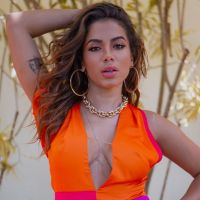 Crazy In Love! Anitta usa look inspirado em clipe de Beyoncé para show em Recife