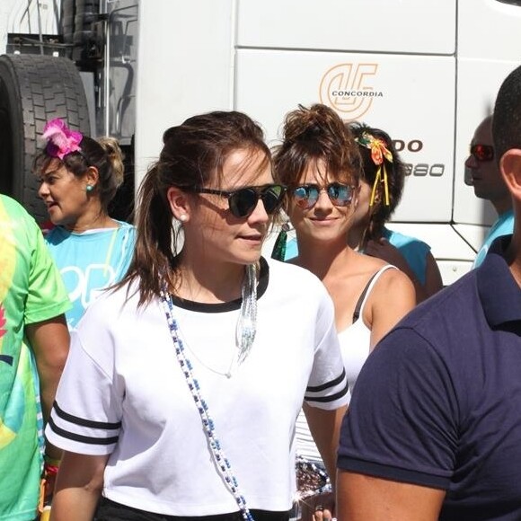 Fernanda Gentil e Priscila Montandon se divertem no trio de Ivete Sangalo