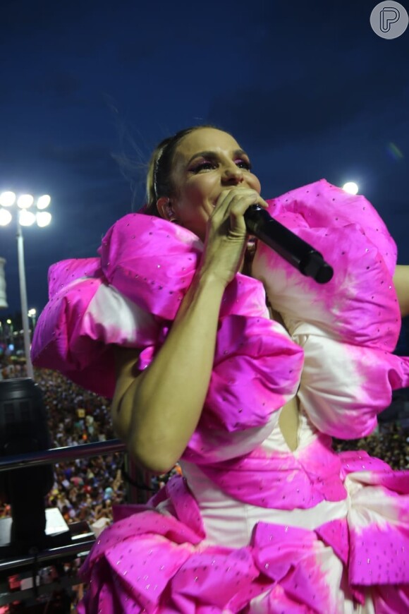 Ivete Sangalo se emocionou ao voltar ao carnaval após um ano: 'Meu coração estava pulando de gratidão. Vocês me enchem de amor a cada momento'
