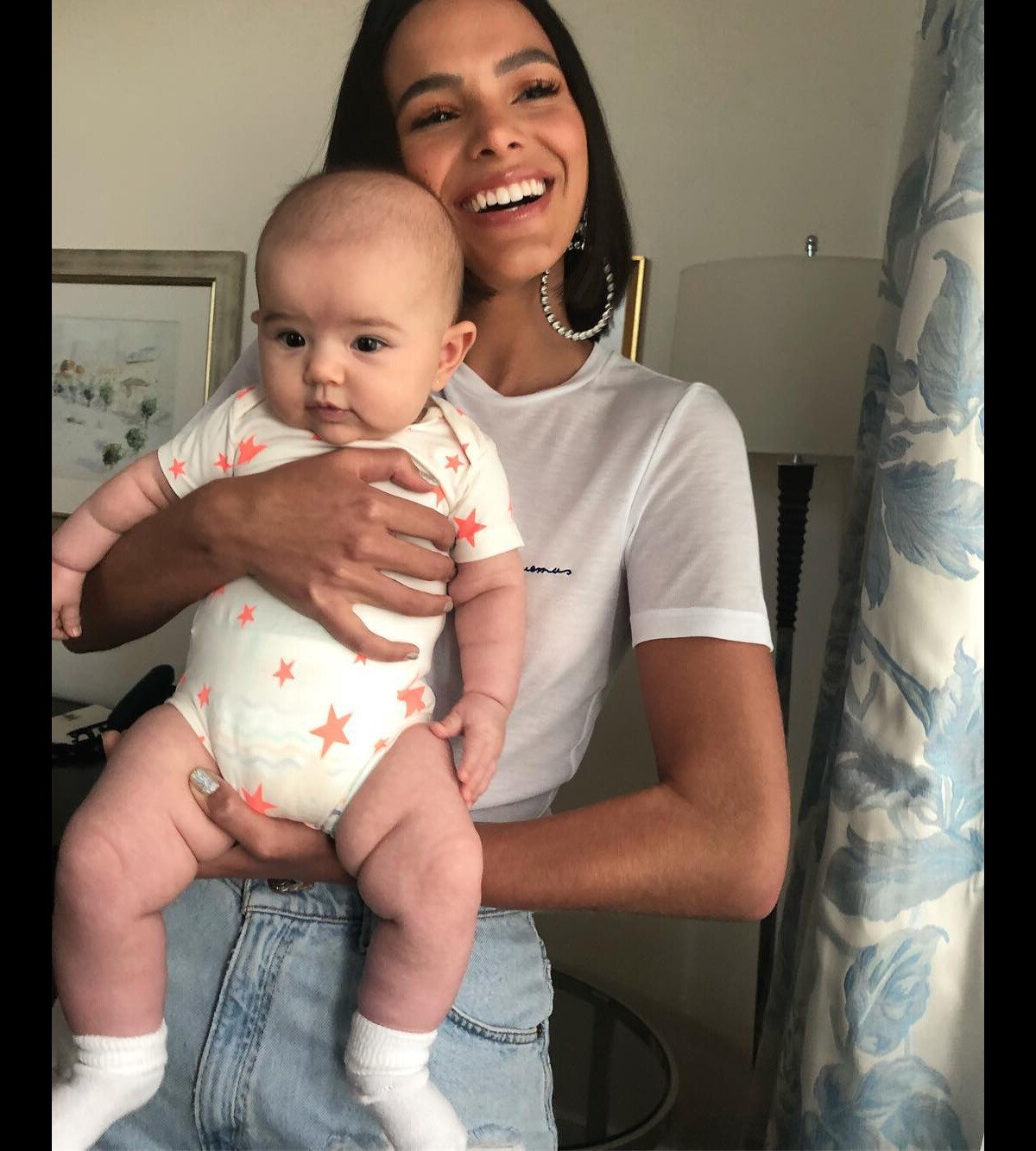 Neymar curte foto postada por Sabrina Sato de Bruna Marquezine com Zoe.  Confira! - Purepeople