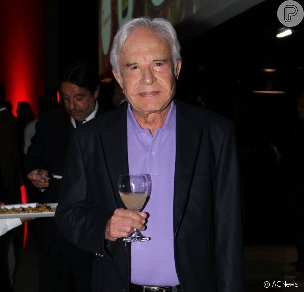 Cid Moreira Com 70 Anos De Carreira Recebe R 350 Mil Mensais Por Locucoes Purepeople