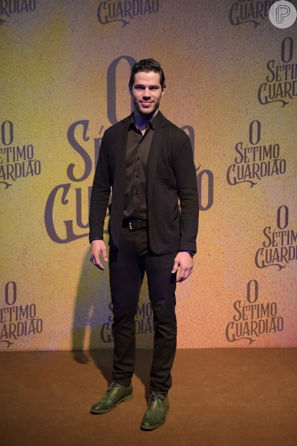 José Loreto teve cenas supostamente canceladas na novela 'O Sétimo Guardião'