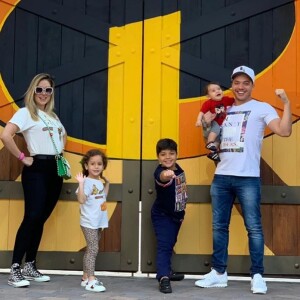 Wesley Safadão está curtindo férias com a família em Orlando, nos Estados Unidos