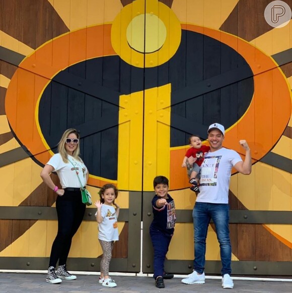 Wesley Safadão está curtindo férias com a família em Orlando, nos Estados Unidos