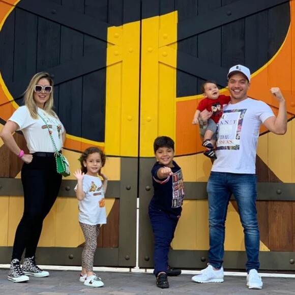 Wesley Safadão é tietado pelos filhos no São João de Caruaru e Ysis prova  já ser uma fashionista! Confira: Fotos - Purepeople