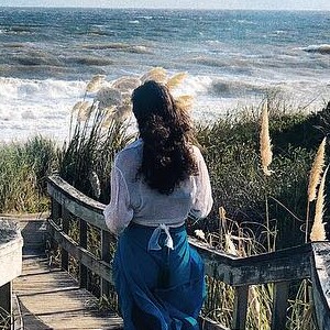 Débora Nascimento viajou para o Uruguai com a filha, Bella, e uma amiga, no carnaval