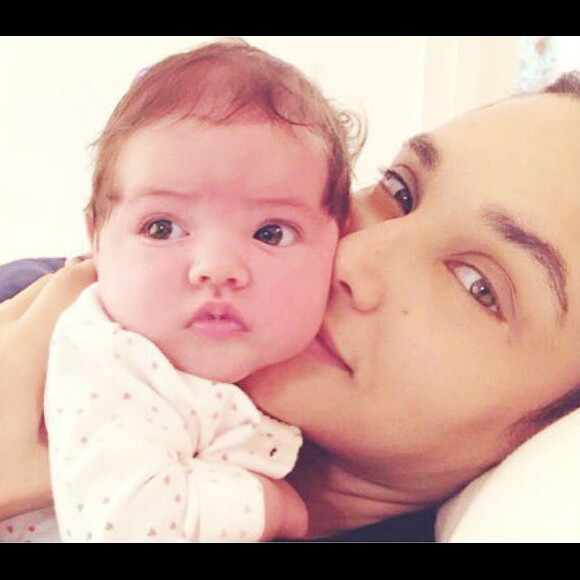 Débora Nascimento é mãe da pequena Bella, de 10 meses, fruto do seu casamento com José Loreto