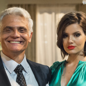 Nos próximos capítulos da novela 'Verão 90', o Duque de Kiev (Tarcísio Filho) revela a Vanessa (Camila Queiroz) ter forjado o seu casamento com a apresentadora: 'Pilantra'