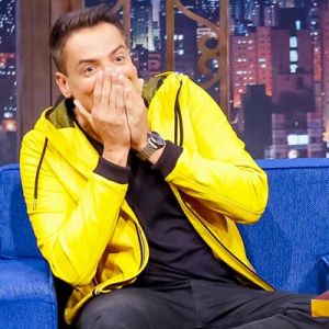 Leo Dias explicou relação estremecida de Anitta e Bruna Marquezine no programa 'The Noite', que vai ao ar nesta segunda-feira, 18 de março de 2019, no SBT