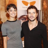 Sophie Charlotte e Daniel de Oliveira prestigiam pré-estreia com Paolla Oliveira