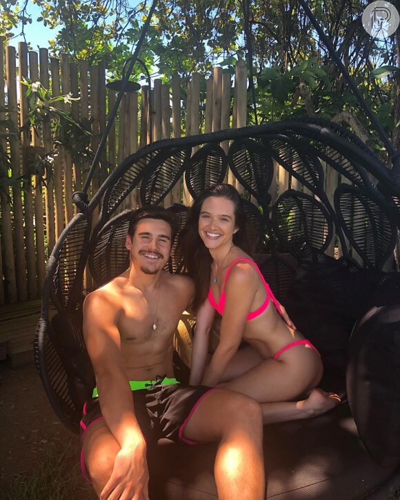 Juliana Paiva e Nicolas Prattes estão feliz no momento atual do relacionamento