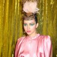 Baile da Vogue: Mariana Beltrame de vestido rosa e olhos marcados de verde