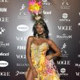Baile da Vogue: Sue Zulu elegeu um curto com babados amarelo com estampas