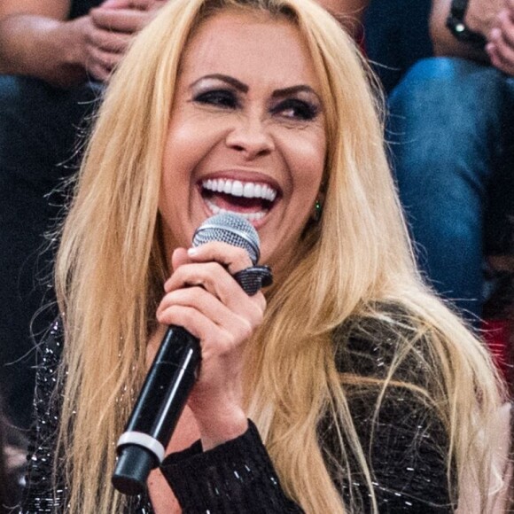 Joelma mostrou para os fãs a capa de seu novo single, 'Ai, baby' nesta quarta-feira (27).