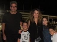 Filhos de Cláudia Abreu chamam atenção pela altura em evento com os pais. Fotos!