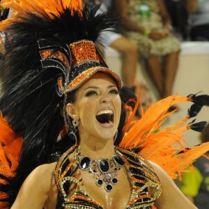 Paolla Oliveira reassume posto de rainha da Grande Rio: 'Eu aceito... Muito feliz e muito animada. Que venha Carnaval 2020! Obrigada pelo carinho de todos'