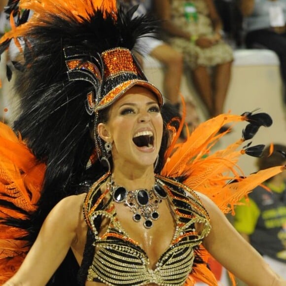 Paolla Oliveira reassume posto de rainha da Grande Rio: 'Eu aceito... Muito feliz e muito animada. Que venha Carnaval 2020! Obrigada pelo carinho de todos'