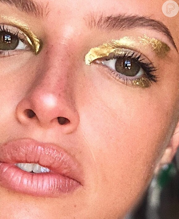 Maquiagem para o Lollapalooza: olhos em tons metalizados são ótimos para festivais