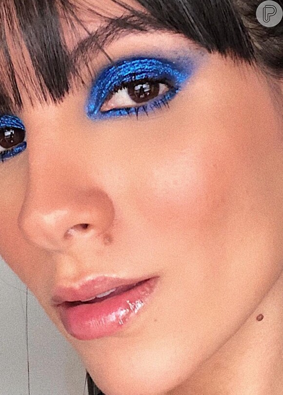 Maquiagem para o Lollapalooza: bold eyes em tom de azul com muito brilho é sucesso para shows e festivais