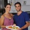Aprenda a fazer a salada preferida de Ivete Sangalo. A receita foi elaborada pelo marido da cantora, o nutricionista Daniel Cady